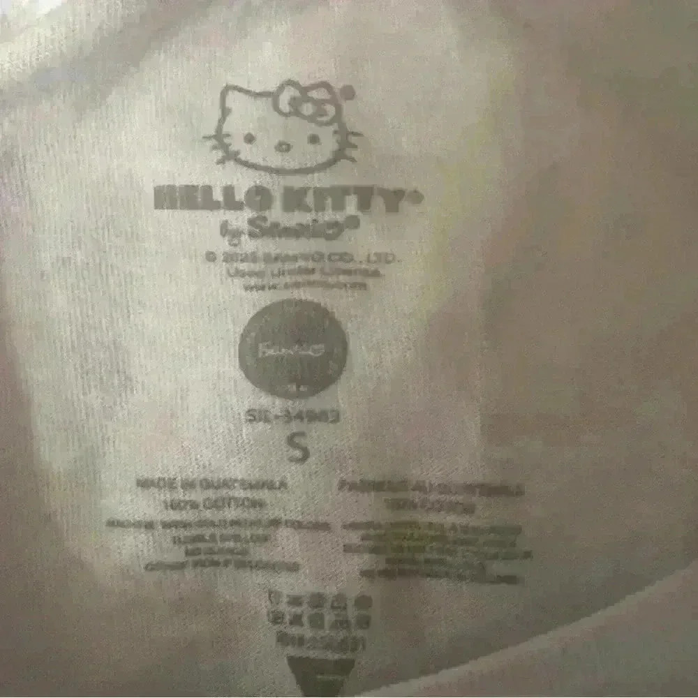 Hello Kitty kindness counts size small T-shirt - Picture 2 of 2